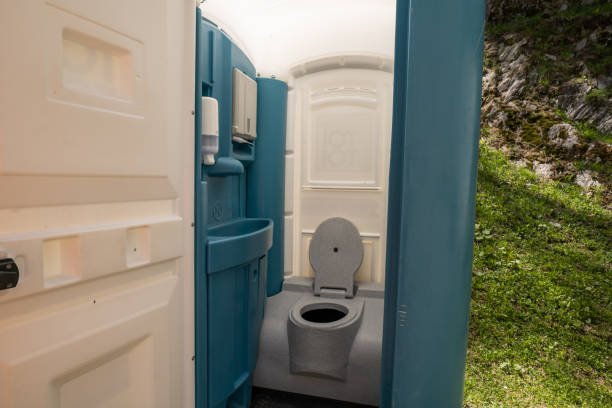 Portable Toilet Options We Offer in Reedley, CA